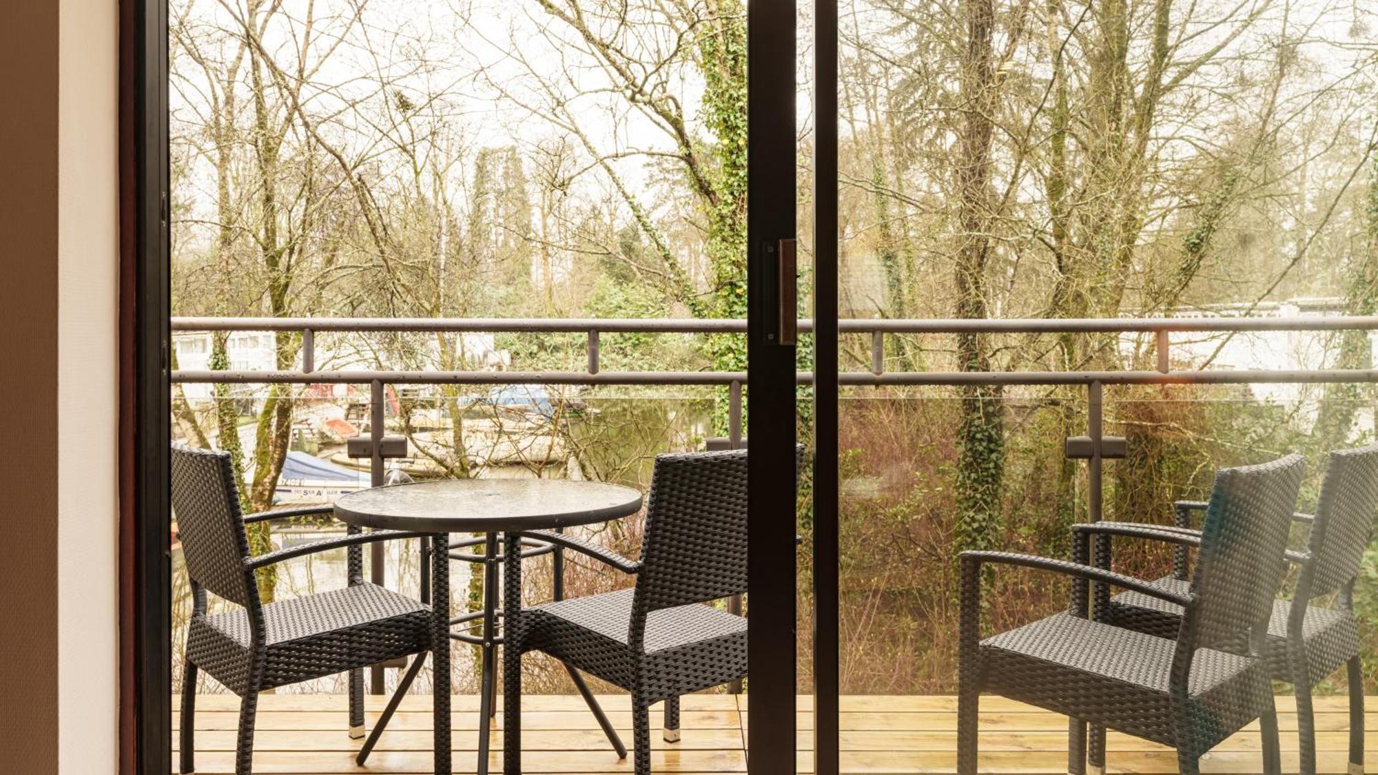 2 Bedroom Lake District Cottage At Windermere Marina Village โบว์เนส ออน วินเดอเมียร์ ภายนอก รูปภาพ
