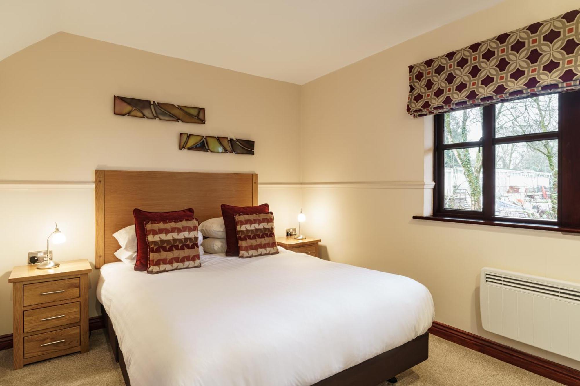 2 Bedroom Lake District Cottage At Windermere Marina Village โบว์เนส ออน วินเดอเมียร์ ภายนอก รูปภาพ