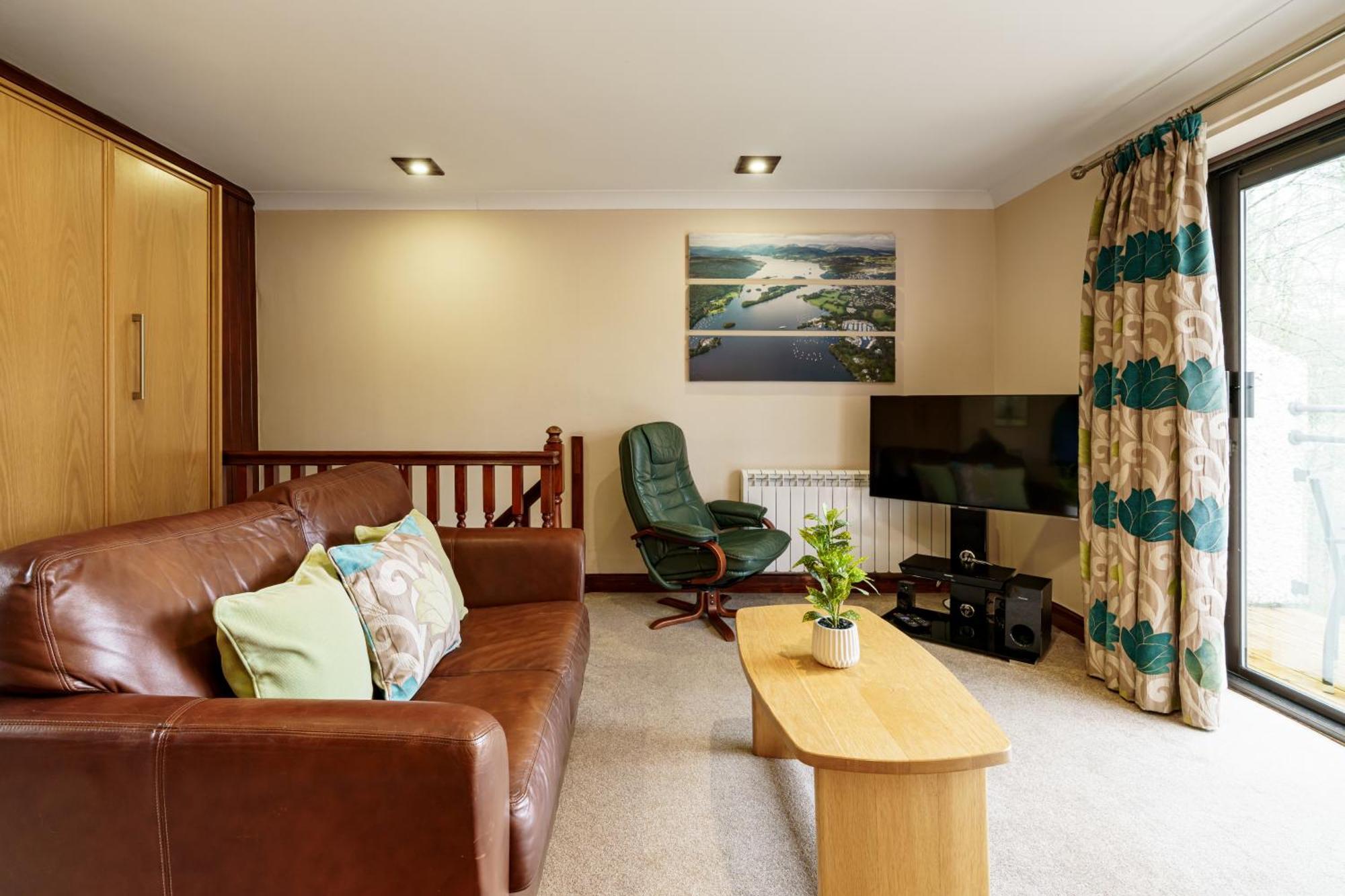 2 Bedroom Lake District Cottage At Windermere Marina Village โบว์เนส ออน วินเดอเมียร์ ภายนอก รูปภาพ