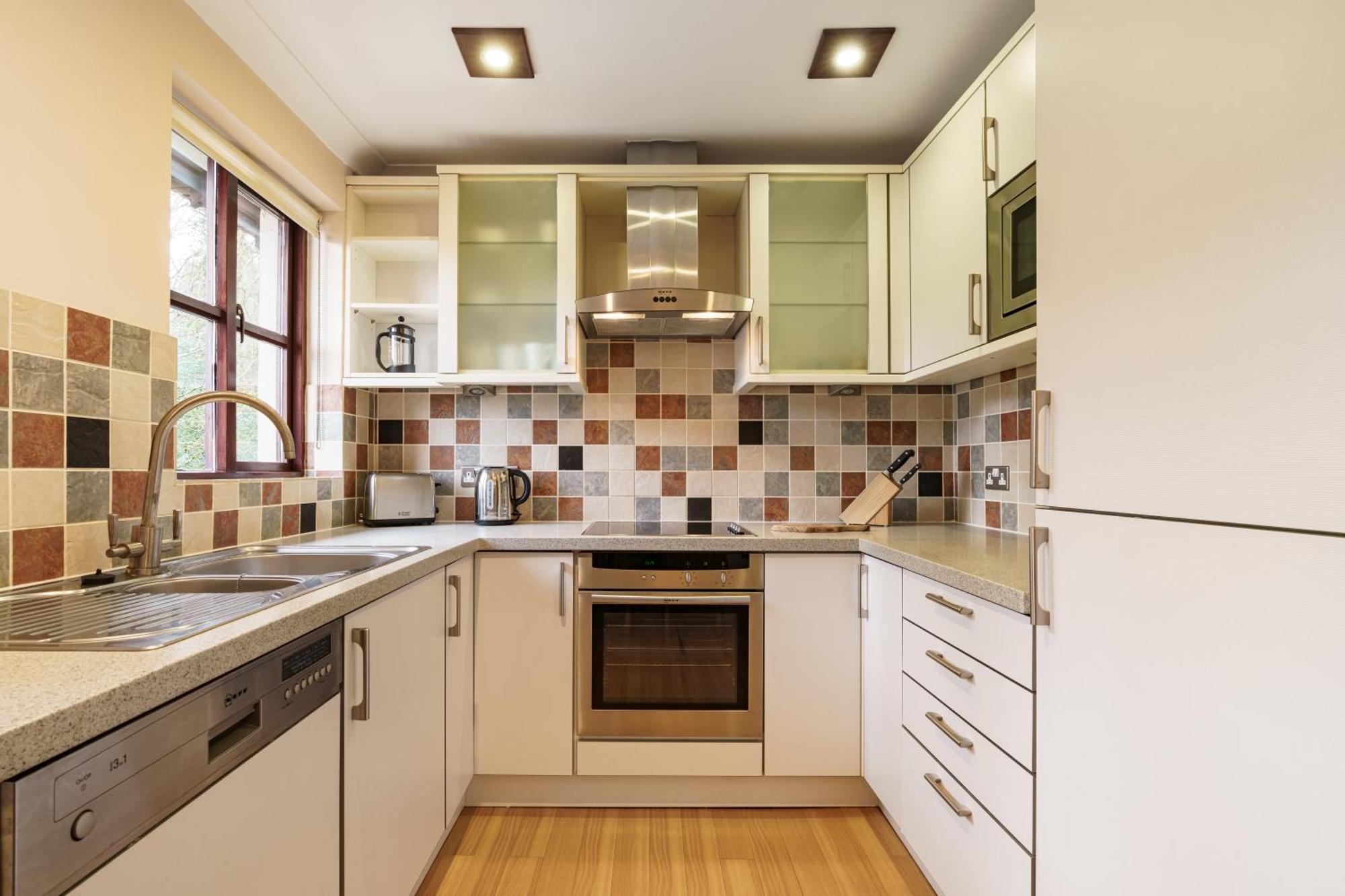 2 Bedroom Lake District Cottage At Windermere Marina Village โบว์เนส ออน วินเดอเมียร์ ภายนอก รูปภาพ
